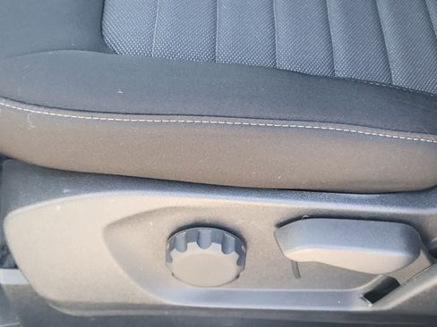 Used 2024 Ford Edge SE image 12