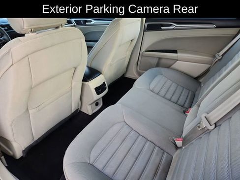 Used 2019 Ford Fusion SE image 25