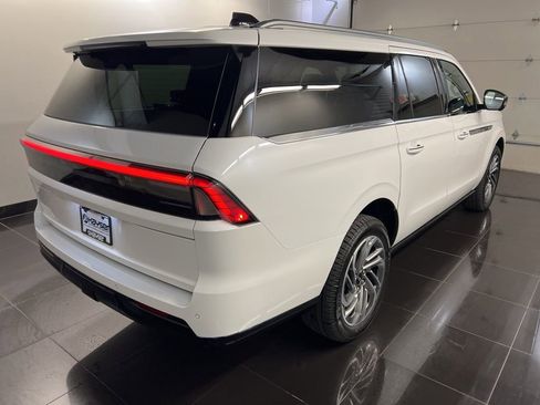 New 2026 Lincoln Navigator L Reserve AWD/4WD image 6