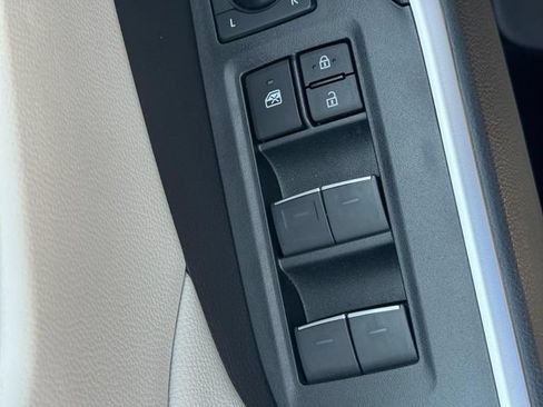 Used 2024 Toyota RAV4 XLE AWD/4WD image 22