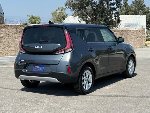 Used 2024 Kia Soul LX w/ Option Group 015 FWD image 4