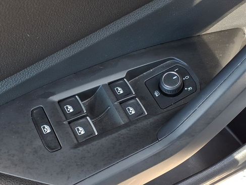 Certified 2023 Volkswagen Jetta S image 19