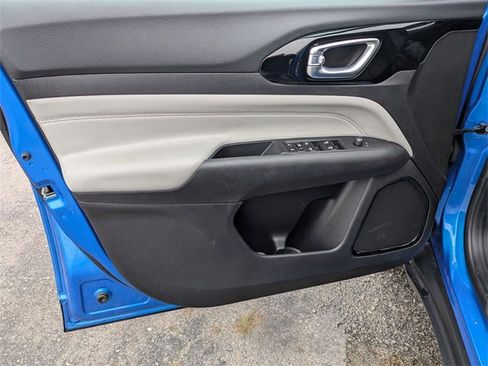 Used 2024 Jeep Compass Limited image 10