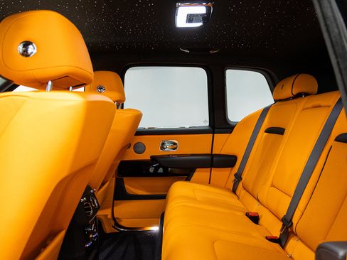 Certified 2024 Rolls-Royce Cullinan AWD/4WD image 38