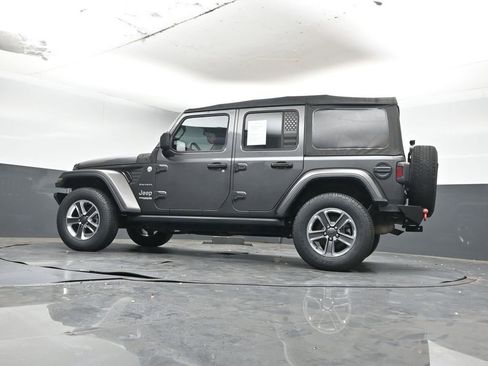Used 2018 Jeep Wrangler Unlimited Sahara image 29