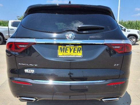 Used 2024 Buick Enclave Essence w/ Experience Buick Package FWD image 7
