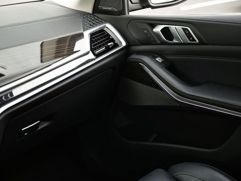 Used 2023 BMW X7 xDrive40i image 29