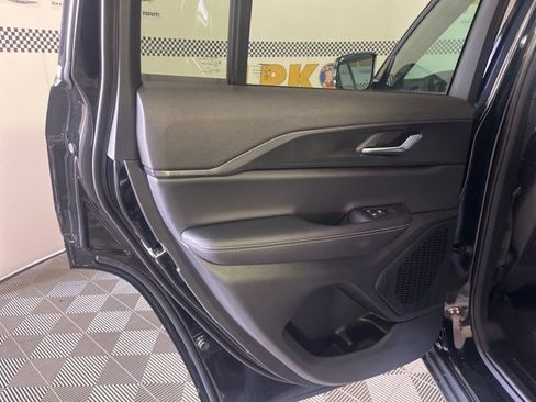 New 2025 Jeep Grand Cherokee Altitude image 25