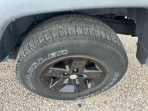 Used 2018 Jeep Wrangler Sport AWD/4WD image 38