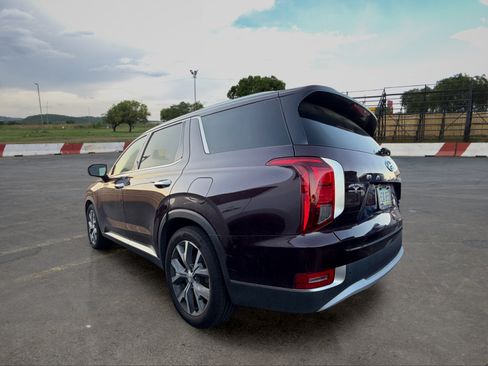 Used 2021 Hyundai Palisade SEL w/ Premium Package FWD image 4