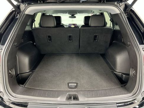 Used 2023 Chevrolet Blazer LT FWD image 23