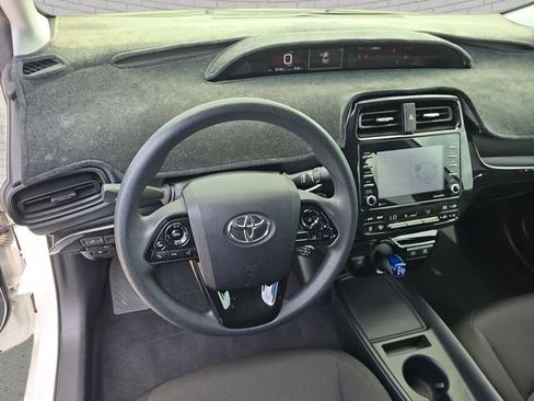 Used 2022 Toyota Prius L Eco FWD image 16
