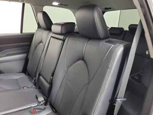 Used 2024 Toyota Grand Highlander AWD Hybrid image 13