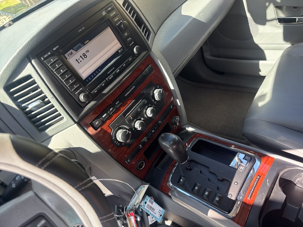 Used 2005 Jeep Grand Cherokee Limited AWD/4WD image 15