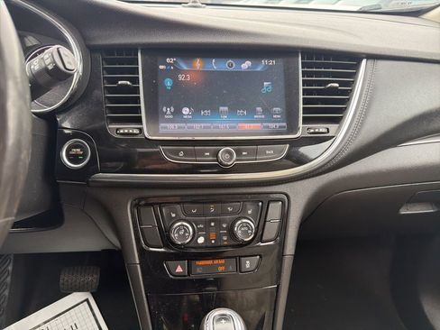 Used 2018 Buick Encore Essence image 12
