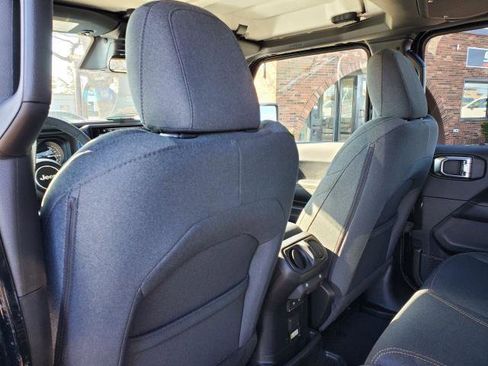 Used 2025 Jeep Wrangler Sahara w/ Safety Group image 23