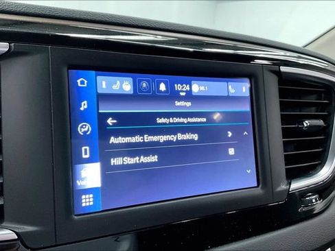 Used 2023 Chrysler Voyager LX FWD image 36