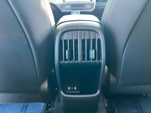 Used 2025 Hyundai Kona SEL AWD/4WD image 18