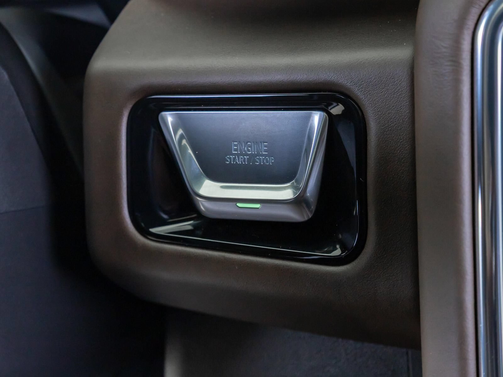 Used 2025 GMC Yukon Denali Ultimate AWD/4WD image 20