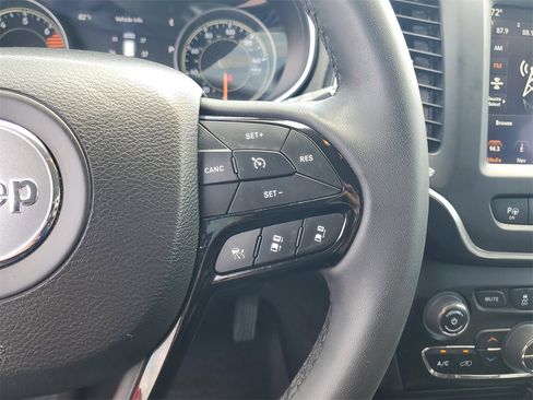 Used 2023 Jeep Cherokee Altitude Lux image 17