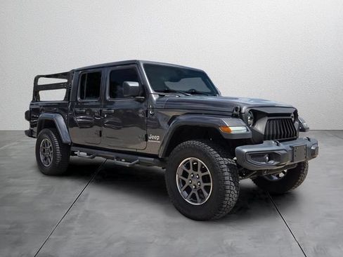 Used 2020 Jeep Gladiator Overland AWD/4WD image 6