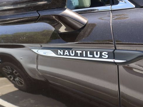 Used 2019 Lincoln Nautilus Reserve w/ Driver Assistance Package AWD/4WD image 7