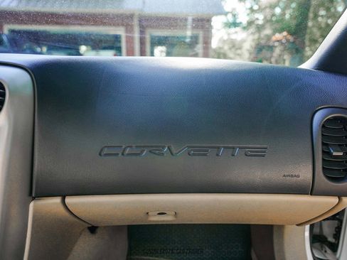 Used 2005 Chevrolet Corvette Convertible w/ Preferred Equipment Group RWD image 41