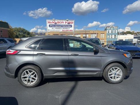 Certified 2022 Ford Edge SE image 2