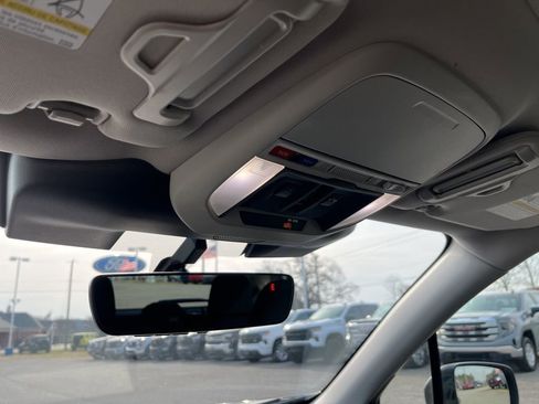 Used 2023 Subaru Forester Premium image 19