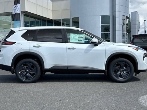 New 2026 Nissan Rogue SV FWD image 3