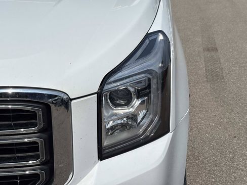 Used 2019 GMC Yukon SLT AWD/4WD image 11