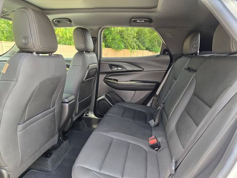 Used 2022 Chevrolet TrailBlazer ACTIV w/ Sun and Liftgate Package FWD image 11