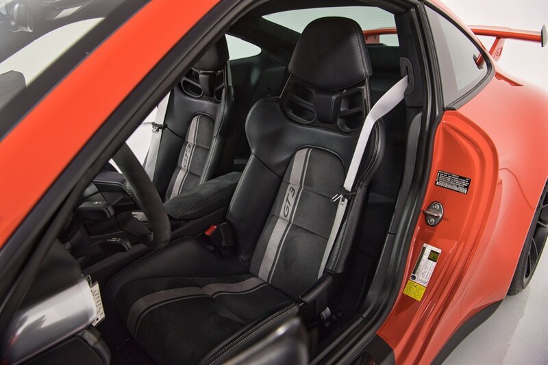 Used 2018 Porsche 911 GT3 w/ Sport Chrono Package RWD image 20