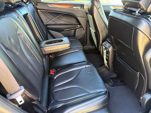 Used 2018 Lincoln MKC Reserve w/ Lincoln MKC Climate Package image 37