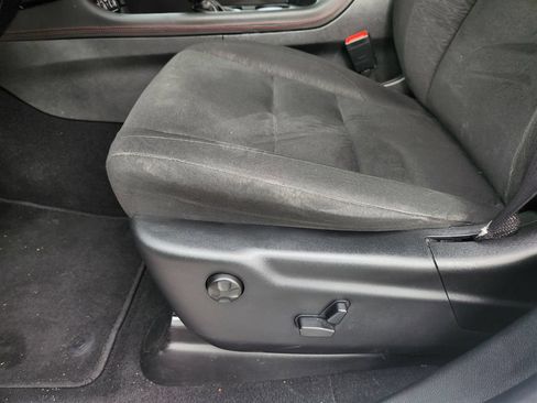 Used 2025 Dodge Durango GT RWD image 17