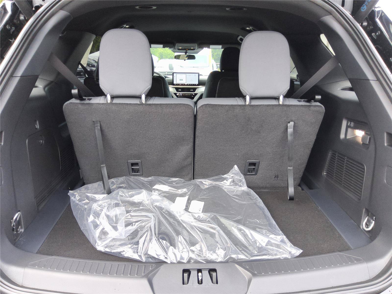 New 2027 Ford Explorer Active RWD image 10