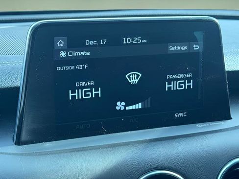 Used 2021 Kia Stinger GT2 image 40