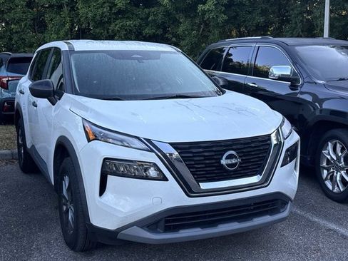 Used 2023 Nissan Rogue S FWD image 11