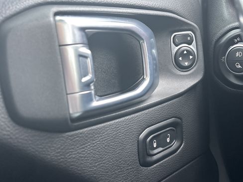 Used 2021 Jeep Gladiator Rubicon w/ Trailer Tow Package image 28