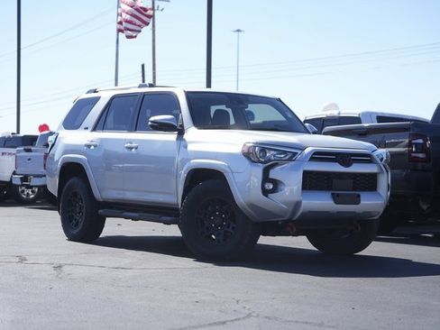 Used 2023 Toyota 4Runner SR5 Premium image 2