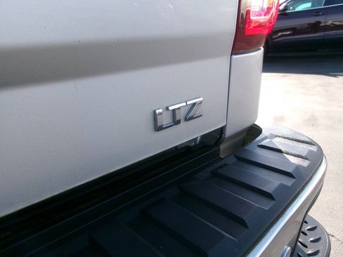 Used 2018 Chevrolet Silverado 1500 LTZ w/ LTZ Plus Package AWD/4WD image 11