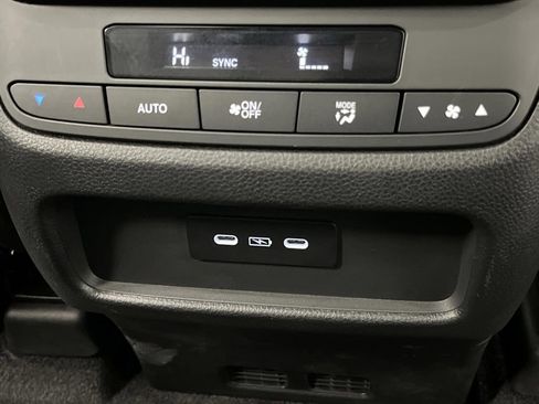 Used 2024 Honda Pilot Touring image 34