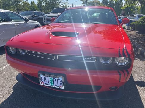 Used 2022 Dodge Challenger GT AWD/4WD image 2