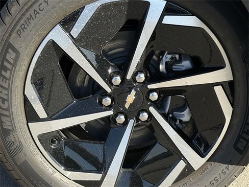 New 2026 Chevrolet Equinox EV LT image 9