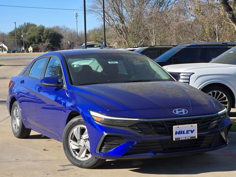 New 2026 Hyundai Elantra SE image 1