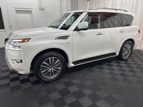 Used 2022 Nissan Armada SL w/ Captain's Chairs Package image 5