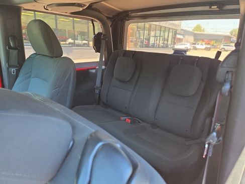 Used 2019 Jeep Wrangler Sport AWD/4WD image 17
