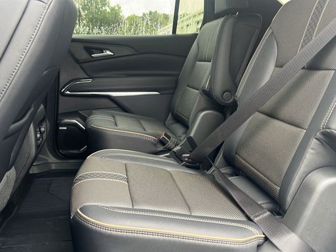 New 2026 Chevrolet Traverse High Country w/ LPO, Floor Liner Package FWD image 22