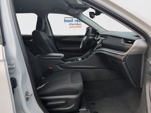 Used 2024 Jeep Grand Cherokee L Laredo w/ Luxury Tech Group I image 20