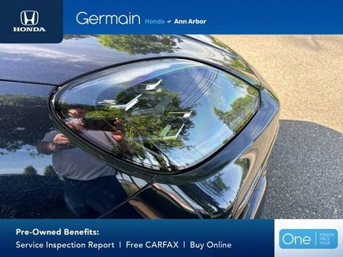 Used 2024 Porsche Cayenne AWD/4WD image 4